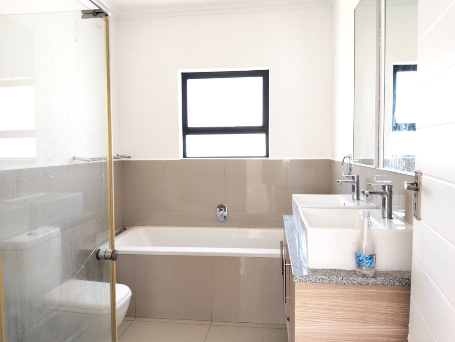 4 Bedroom Property for Sale in Parklands North Western Cape